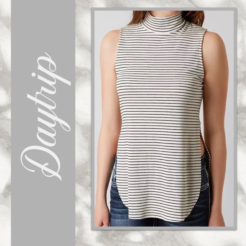 Daytrip Striped Top.    L